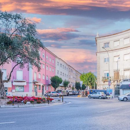 April Square By Lisbon With Sintra Hotell Amadora Exteriör bild